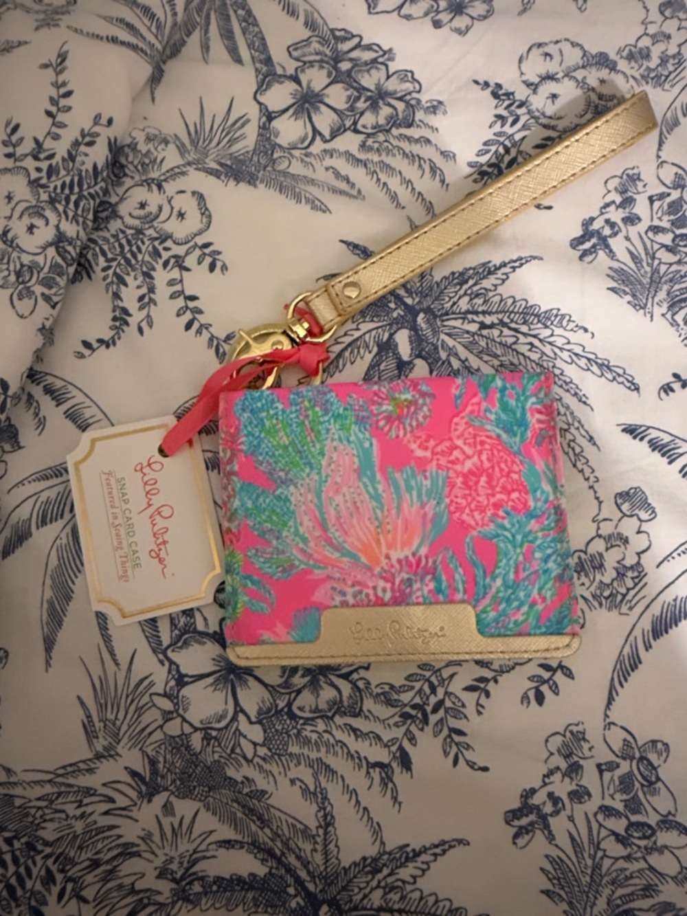 Lilly Pulitzer snap card case in Seaing Things